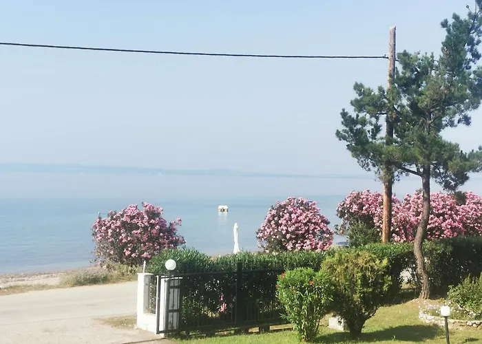 Metamorphosis - Halkidiki Apartment On The Beach